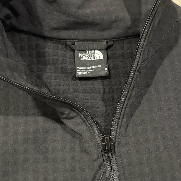 The North Face Black Half-Zip pullover - Picture 5 of 10